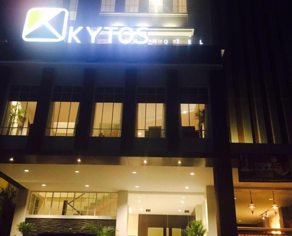 Kytos Hotel Bandung Zewnętrze zdjęcie